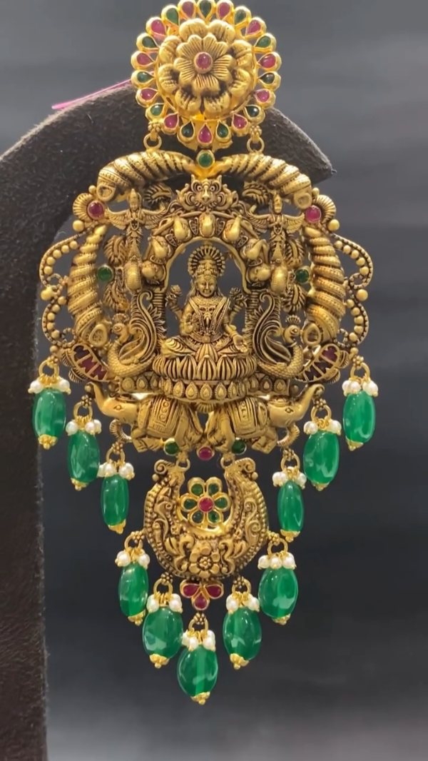 #earrings #danglyearrings #goldjewellery #antiquejewelry #wedding
