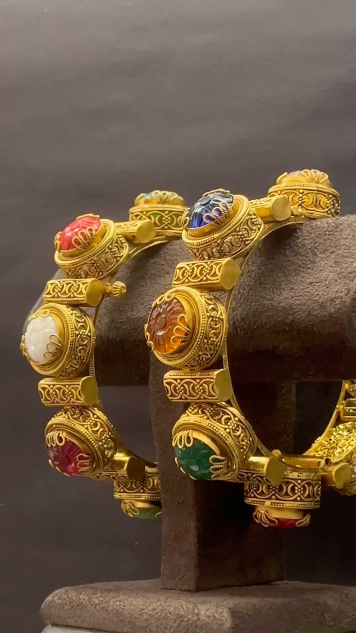 #bangles #antiquejewelry #bridaljewellery #goldjewellery #wedding