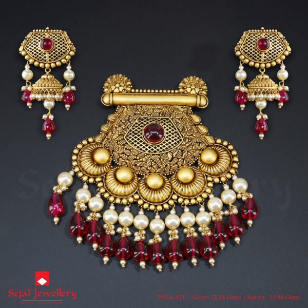 Antique Jewellery Pendant Sets